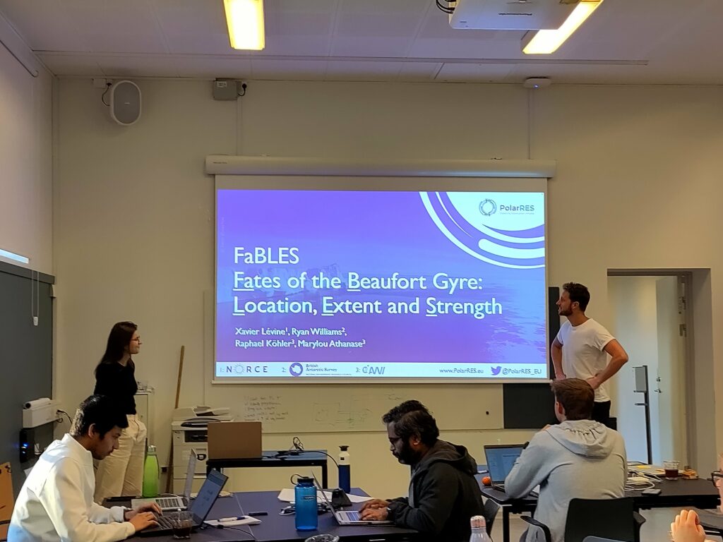 Raphael Köhler presenting FaBLES on a powerpoint presentation